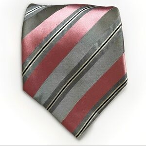 Donald J. TRUMP Signature Collection Handmade 100% Silk Tie Gray‎ Pink Striped